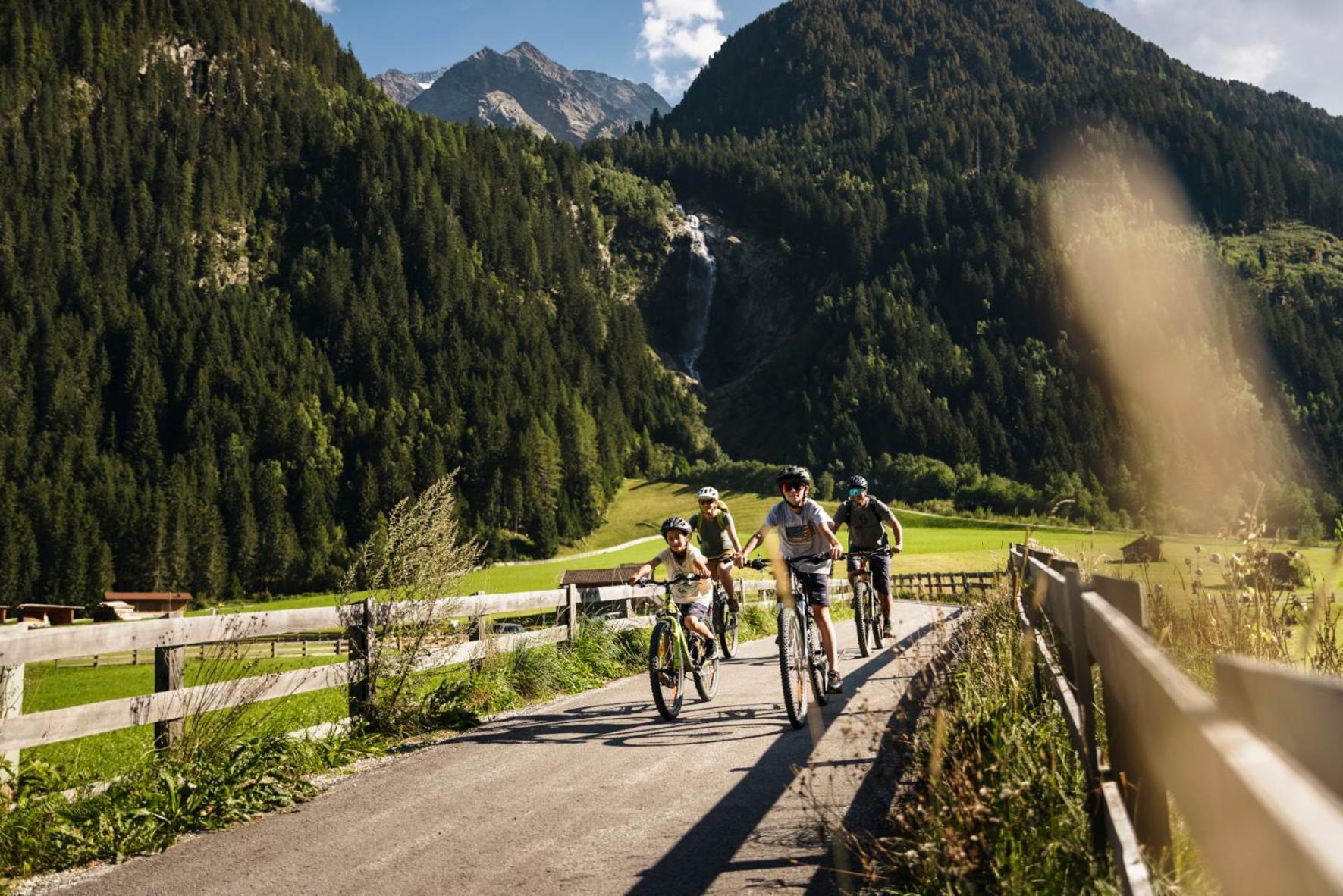 Stoanmandl Wohlfuehlappartements Neustift im Stubaital Exteriör bild